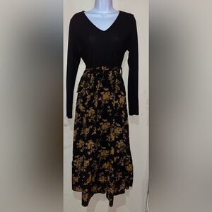 Long Sleeve Flowy V-Neck Dress with belt